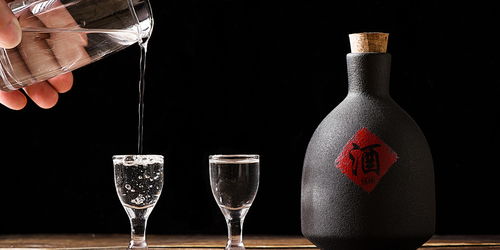 杯中天地，筆底乾坤 作家的酒趣與靈感之釀